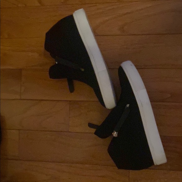 Steve Madden Black Zip up Textured Canvas Wedge Sneakers - Picture 7 of 7